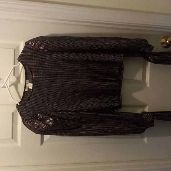 Top - Picture 2 of 5